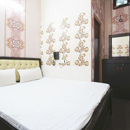 Spot On 43436 Hotel Mannat Spot Moradabad Εξωτερικό φωτογραφία