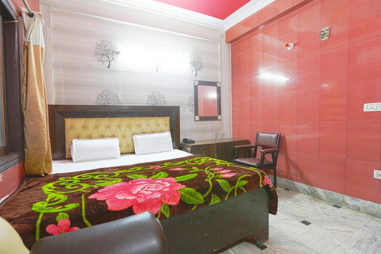 Spot On 43436 Hotel Mannat Spot Moradabad Εξωτερικό φωτογραφία