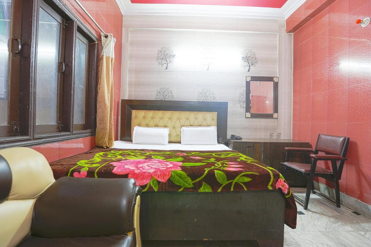 Spot On 43436 Hotel Mannat Spot Moradabad Εξωτερικό φωτογραφία